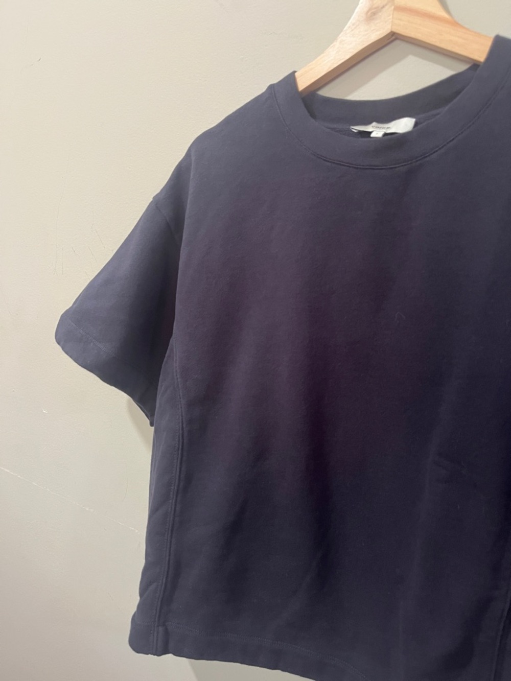 Vince Boxy Short-Sleeve Tee in Navy - Picture 4 of 7